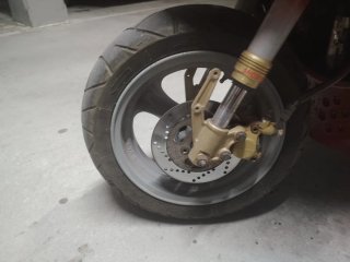 Moto Scooter Roja y Negra