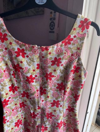 Vestido floral rosa y rojo