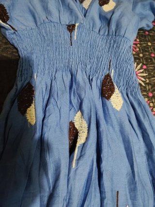 Vestido largo azul con estampado