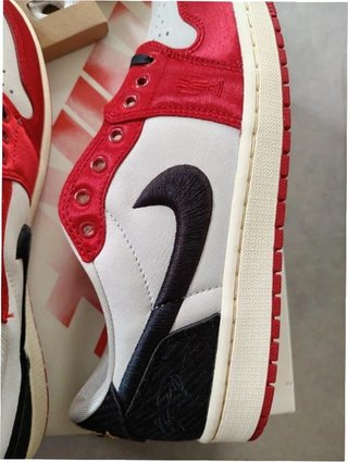Jordan 1 Retro Low OG Trophy Room Talla 44