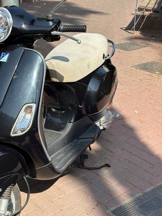 Piaggio Vespa 50cc Scooter Negra