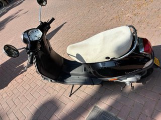 Piaggio Vespa 50cc Scooter Negra