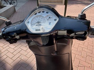 Piaggio Vespa 50cc Scooter Negra