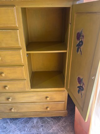 Mueble cajonero madera decapado amarillo