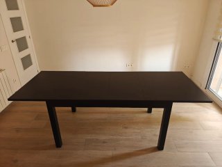 Mesa de comedor extensible de madera negra