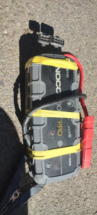2 Arrancadores De Batería NOCO GB150 PARA REPARAR