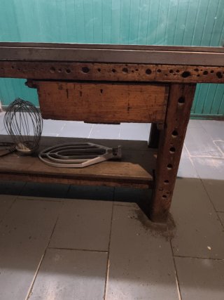 Banco de carpintero antiguo de madera