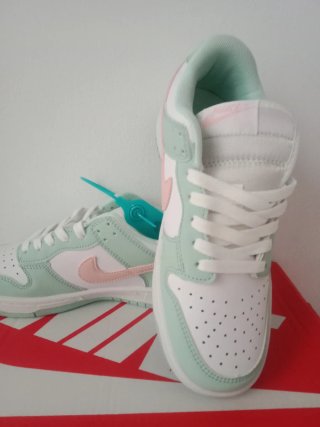 Nike  Verde y Rosa Talla 36
