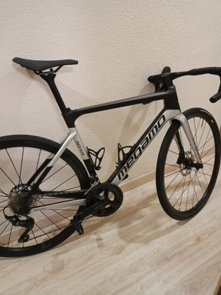 Bicicleta de carretera carbono Megamo