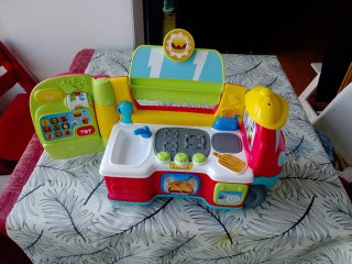 Camión de comida de juguete Chicco