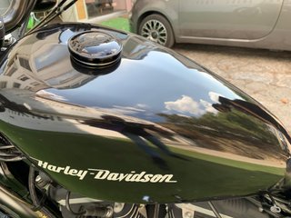 Harley Davidson Iron 883 Preta