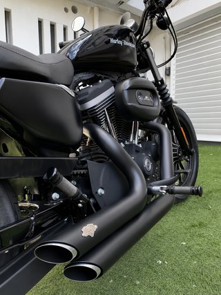 Harley Davidson Iron 883 Preta