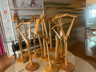 Expositores de madera para tienda