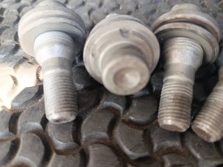 4 Tornillos de Seguridad Rueda Coche