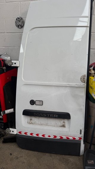 Puerta Trasera Renault Master izquierda