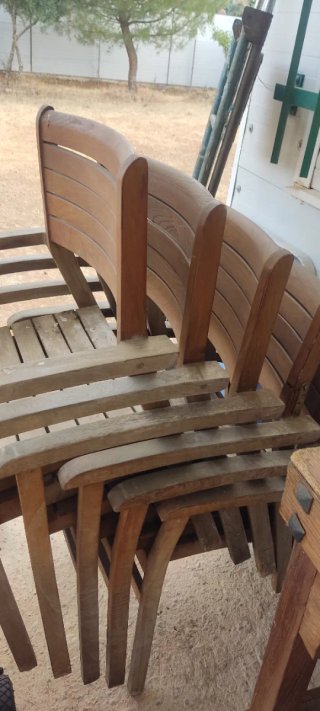 Mesa y 6 sillones de madera para terraza