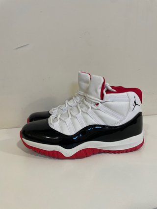 Jordan 11 Retro Blanco/Negro/Rojo