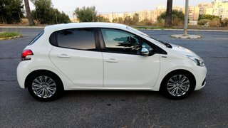 Peugeot 208 5P Signature BlueHDi 73KW (100CV)