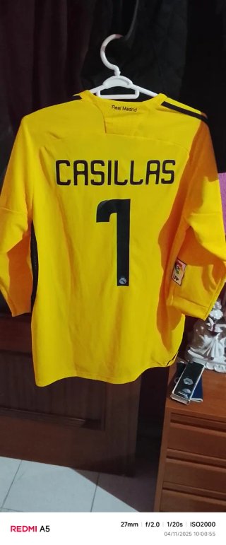 Camiseta de fútbol Adidas amarilla firmada