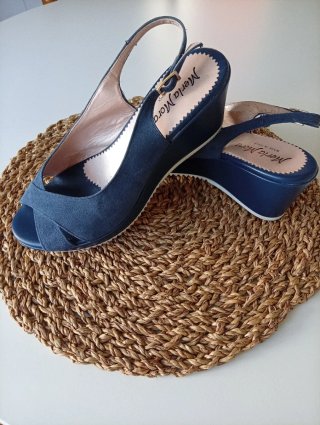 Sandalias cuña Merla Mora azul