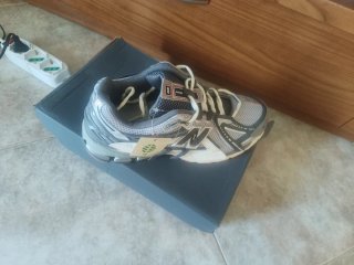 Scatola New Balance Nera Grigia