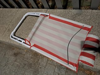 Hamaca tumbona rayas roja y blanca CHOLLO
