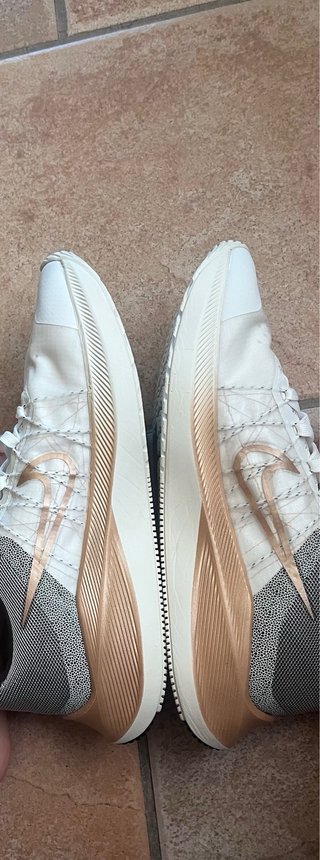 Scarpe Nike Donna Oro e Bianche