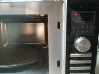 Microondas 25L con Aire y Grill