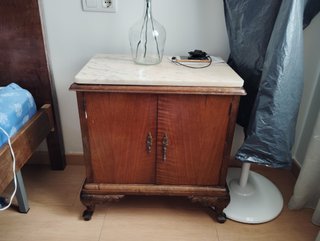 Mueble auxiliar antiguo negro
