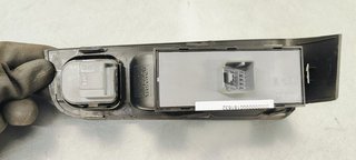 MANDO ELEVALUNAS DELANTERO IZQUIERDO SKODA SUPERB