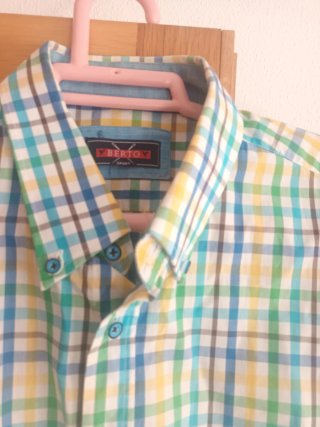 Camisa de cuadros rosa y roja