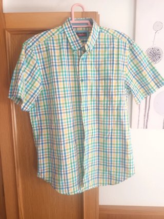 Camisa de cuadros rosa y roja