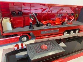 Hot Wheels FERRARI TEAM TRUCK F1