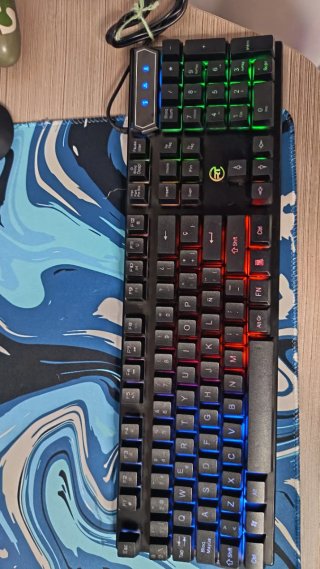 Teclado  y ratón Gaming con luces RGB  en Negro