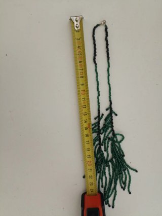 Collana con perline verdi e nere