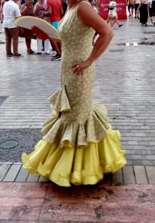 Traje de Flamenca veys y amarillo