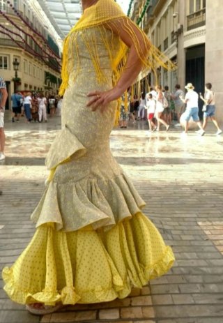Traje de Flamenca veys y amarillo