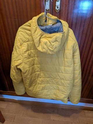 Abrigo Forclaz acolchado amarillo