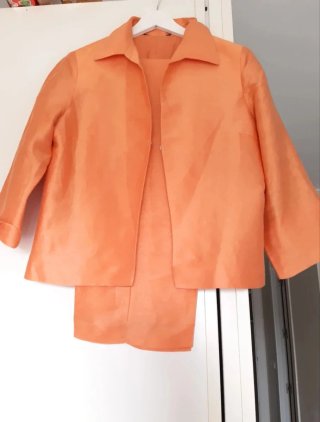 Traje pantalón lino y seda naranja pastel