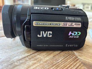 JVC Everio GZ-MG505 3CCD 30GB HDD + accesorios |