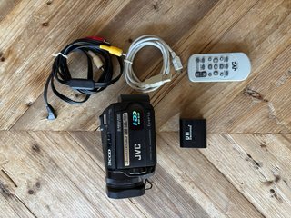 JVC Everio GZ-MG505 3CCD 30GB HDD + accesorios |