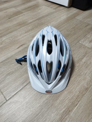 Casco de Bicicleta Bell Blanco y Azul