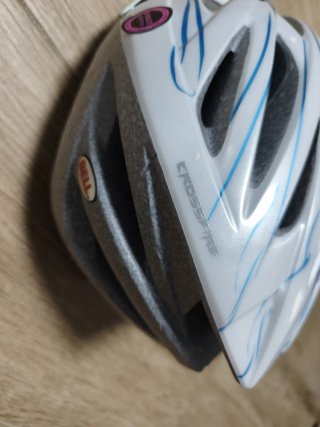 Casco de Bicicleta Bell Blanco y Azul