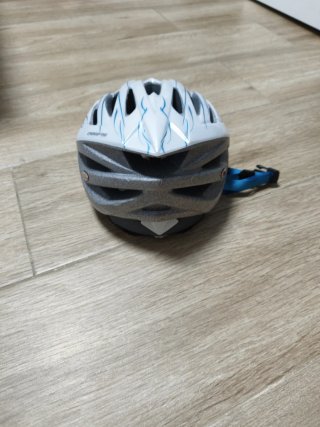 Casco de Bicicleta Bell Blanco y Azul