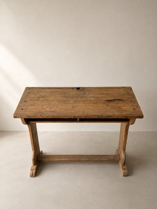 Escritorio escolar antiguo de pino