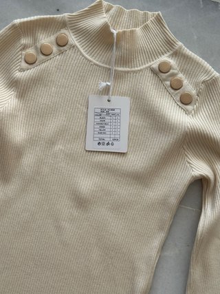 Camiseta Kate manga larga beige botones