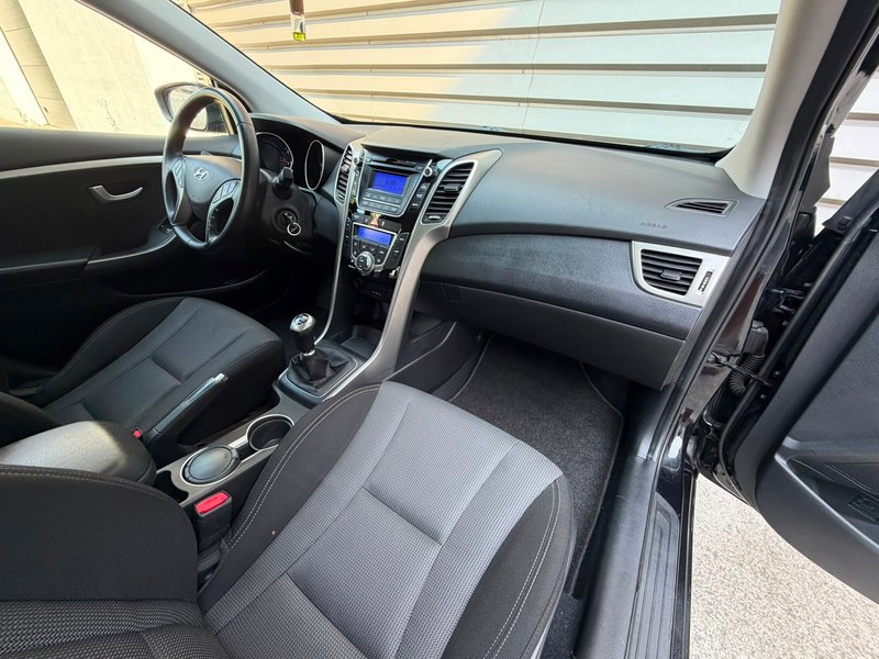 Hyundai i30 1.6 CRDi SLE 2014, foto 14