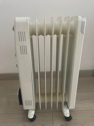 Radiador eléctrico blanco.