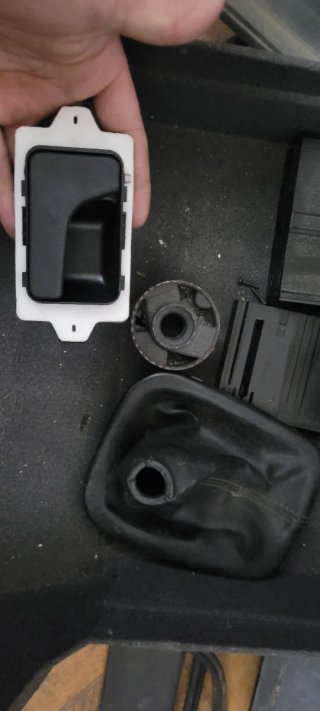 Peças BMW E30: Faróis e Volante