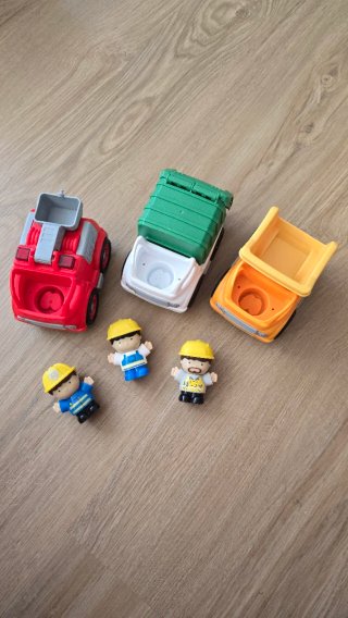 Conjunto camiones y figuras bebé